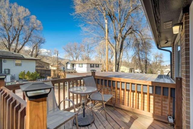 Old Broadmoor Condo Private Deck Washer Dryer Unit
