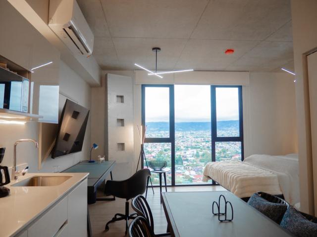 Secrt Escalante Premium Studio AC