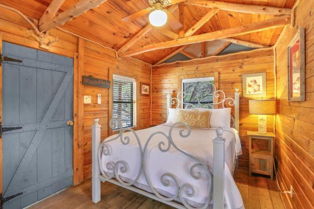 Cozy Cabin