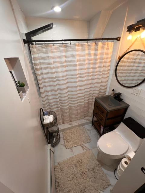 Cozy Private Room In a Shared Home Minutes from NYC, METLIFE and AMERICAN DREAM MALL