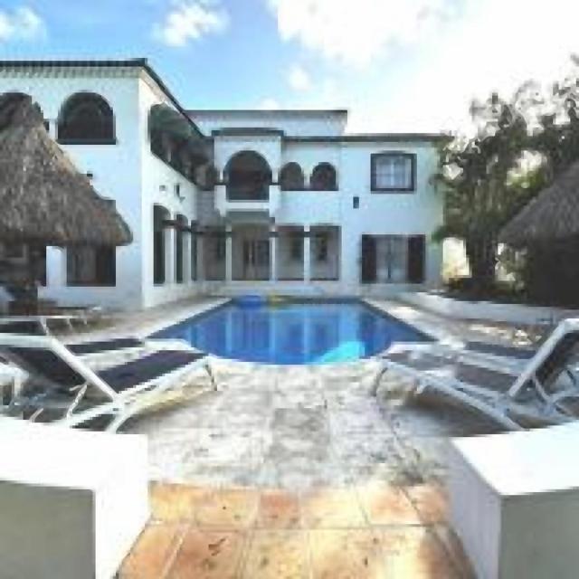 Celebrity Hacienda