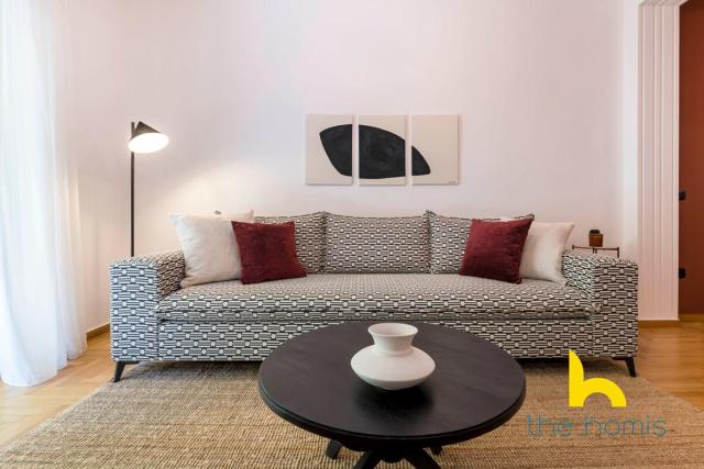 Grand 3-BDR, 2,5 Bath in Kipseli With Fireplace!