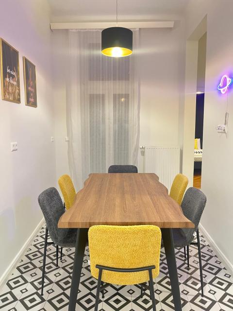 Stylish Vienna Apartment near Schönbrunn Palace