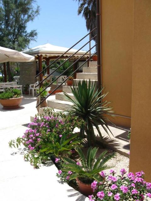 Villa Kamarina Land