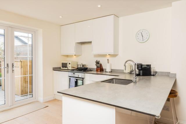 10 Tivoli Mews - By Luxury Apartments