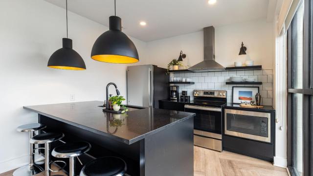 The Double Shot: Dual-Suite Bachelor Retreat by AvantStay