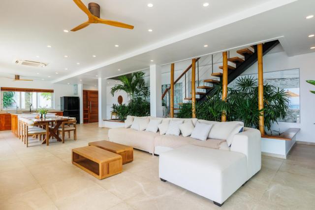 SunTien a spectacular 4br beach front pool villa