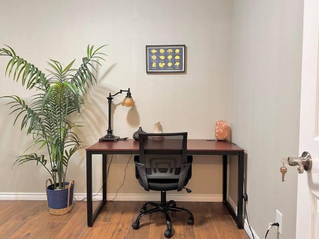 Immaculate 2BR 3 Queen Beds Near C-Train