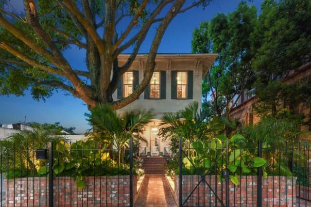 Grand NOLA Estate Heated Pool