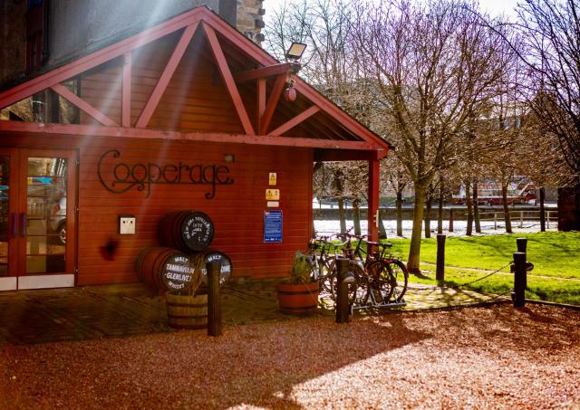 Lovely 2 Bedroom B-listed converted Whisky bond