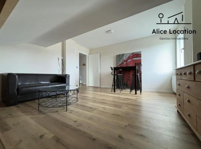 Family Apartment near Beach and Shops lake Geneva, Publier