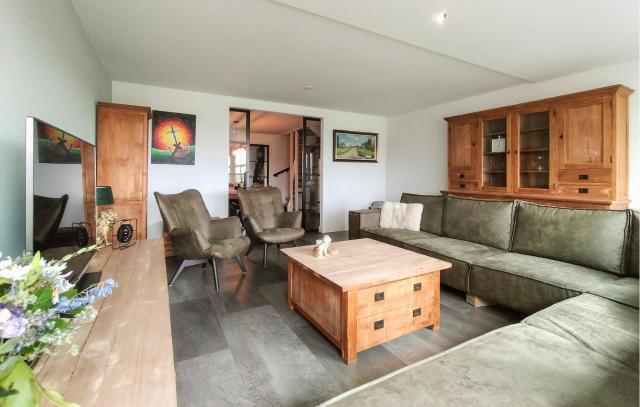 Cozy Home In Bunschoten-Spakenbu With Sauna