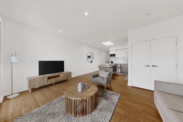 Newly Built Apartment Near Shops and Parks