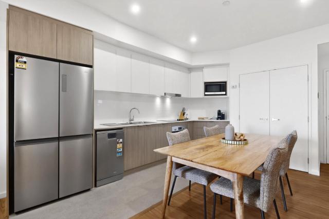 Stylish New Apartment with Modern Appliances