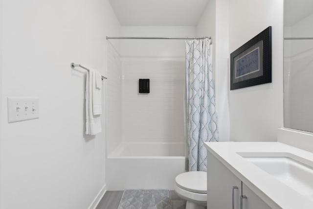 Peaceful Retreat - City Views, Close to Broadway