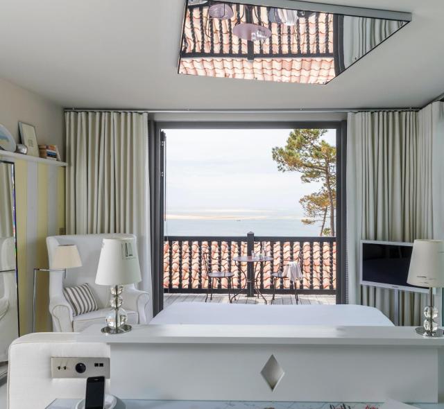 Hotel La Co(o)rniche