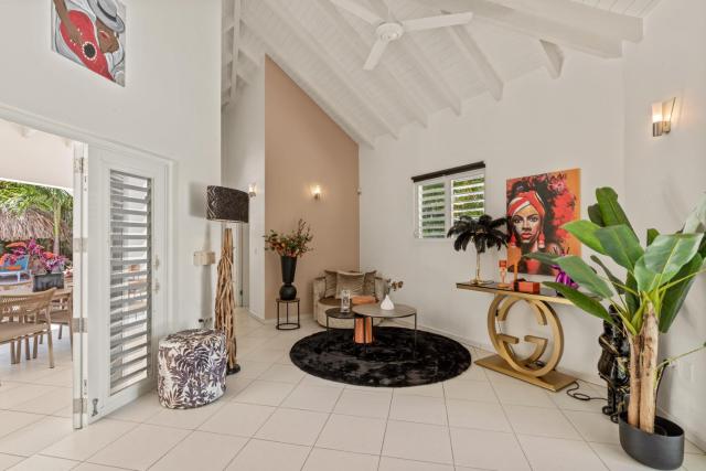 Villa Hopi Bon, Marbella Estate