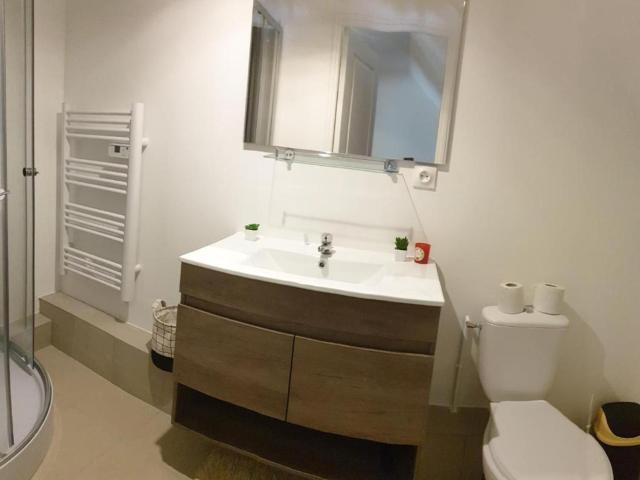 LA LUMINEUSE Suite 2 Chambres Spacieux avec Toilette et Salle de Bain Privée