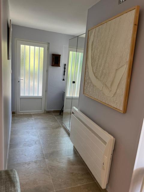 Ou Souleou appartement 3 étoiles dans villa Spa béton jardin vue mer et colline