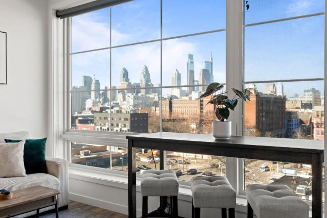Old City Philadelphia Apt 1BR King-Gym Parking
