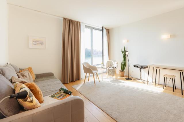 BNB Eurovea 2 Waterfront Apartment