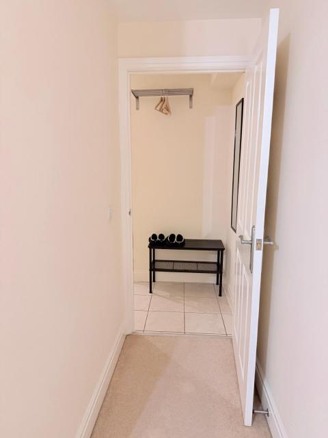 Hereford Stays Apartment 7 with Free Parking & WiFi