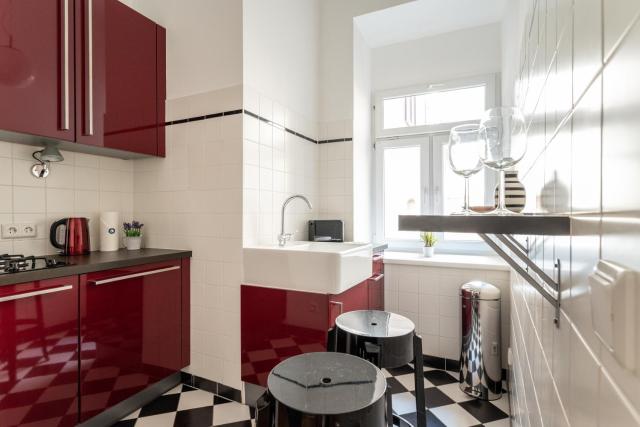 Urban 1BR Near Metro