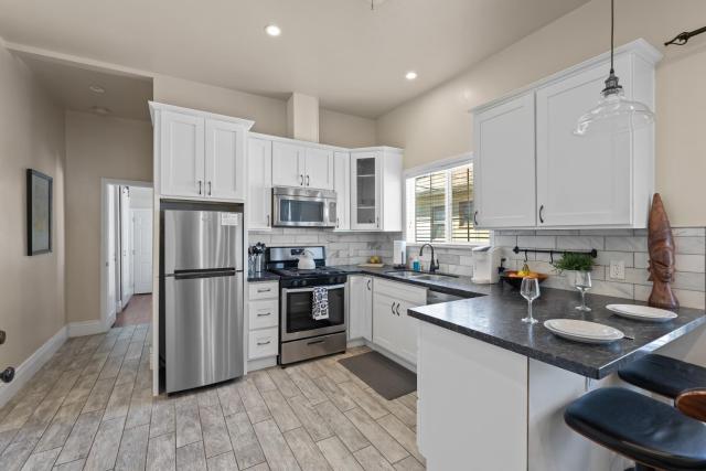 Upscale 1890s Historic Apartment