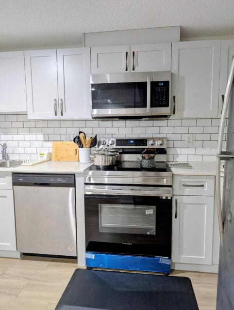 Modern 1BR with Private Entrance and Free Parking