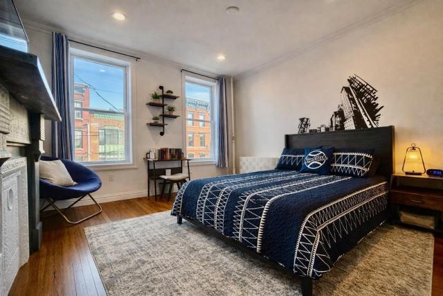 Large Home - Great Location - 15 Minutes to NYC - Sleeps 6 comfortably