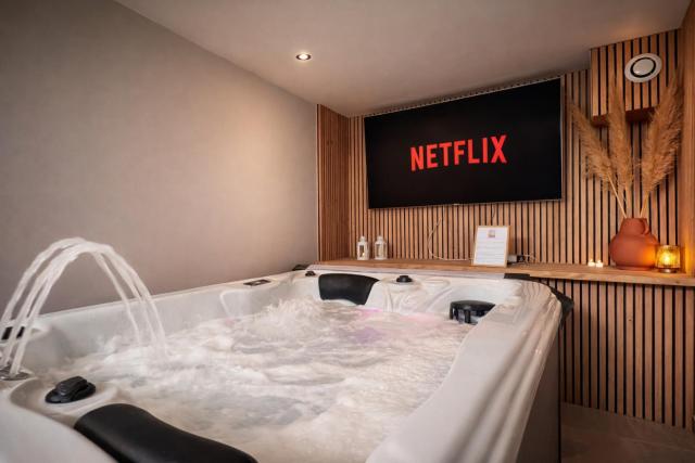 L'Amaryllis, suite romantique Jacuzzi et Parking