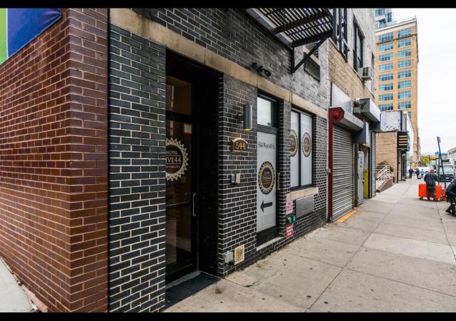 Hotel Five44