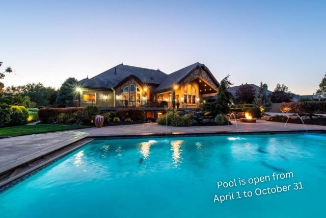 Riverton Luxury Estate with Private Pool - Family Theatre Hot Tub Gym