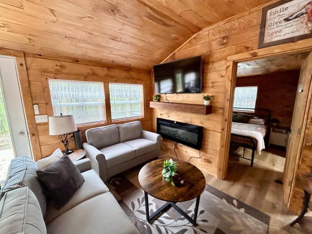 Majestic Woods Cabin 1
