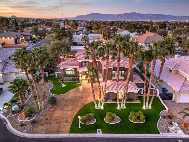 5000sf Renovated Luxury Villa near Summerlin