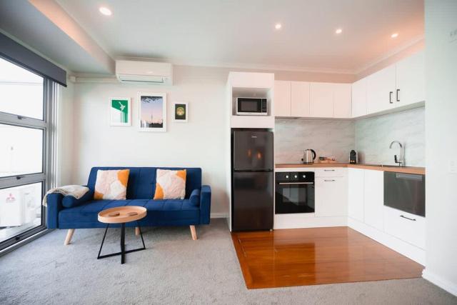 Location Location! Waterfront Studio with Parking