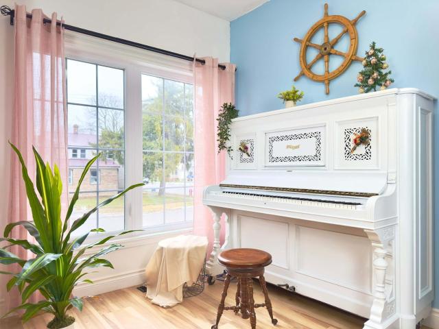 Stunning Family Suite 2 King Beds Piano Sleeps 10
