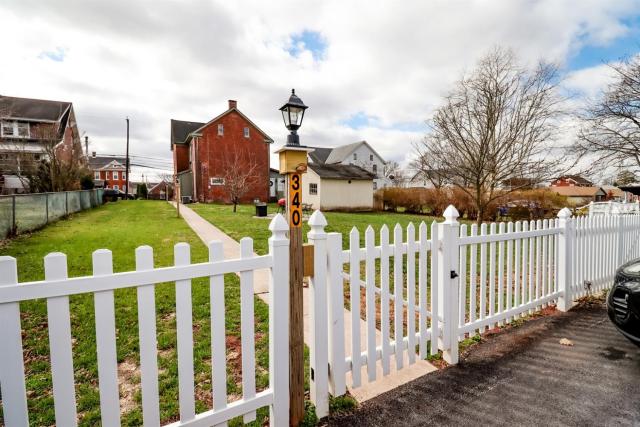 Spacious Group Stay Near Gettysburg Room for All & Easy Day Trips Nearby
