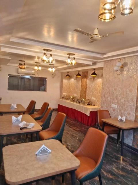Hotel Aman Residency
