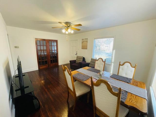Comfortable 2BR Upper-Level Home in Sugarhouse