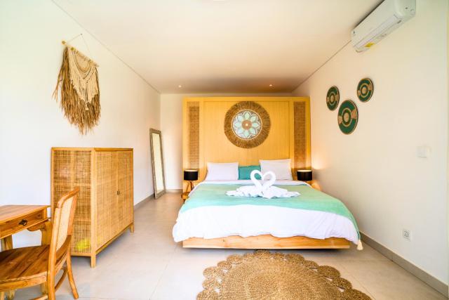 Stylish 3BR Pool Villa, Minutes to Canggu