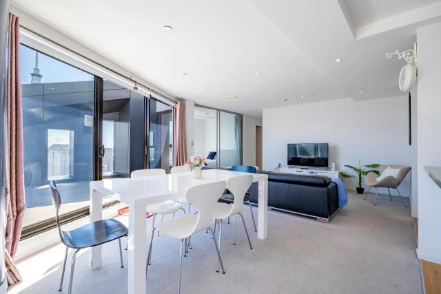 Stunning 3 Bedroom Penthouse Apt in Auckland CBD