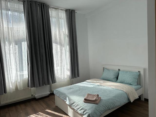 Apartament 12 B