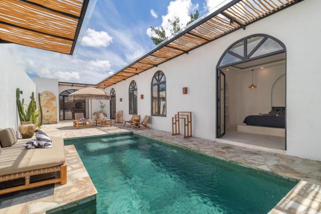 Modern 2BR Pool Villa in Peaceful Canggu