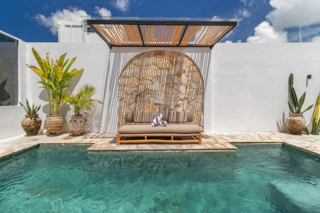 Modern 2BR Pool Villa in Peaceful Canggu