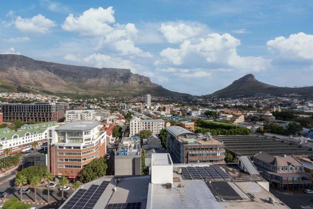 Vibrant city life in the heart of Cape Town