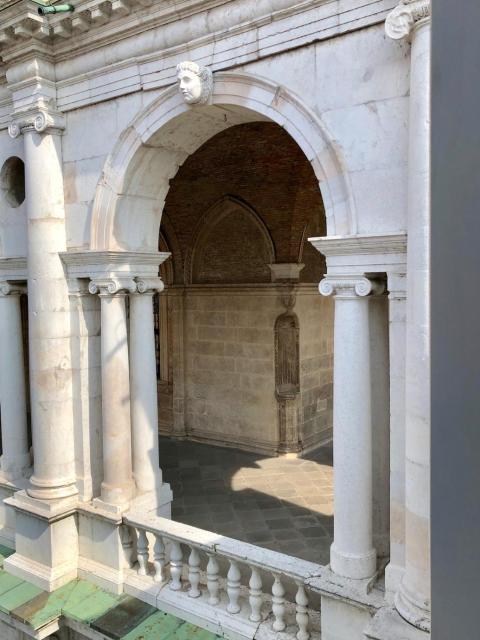 Le Colonne, Stay Almost inside The Basilica Palladiana