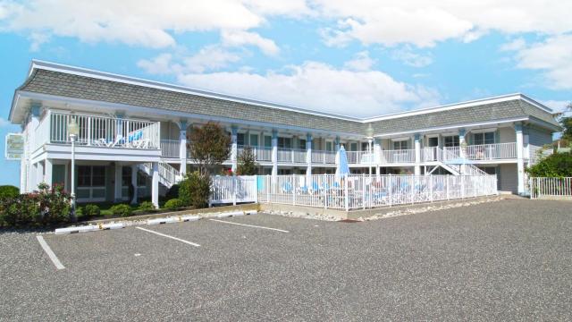 Broadway Beach Unit 3
