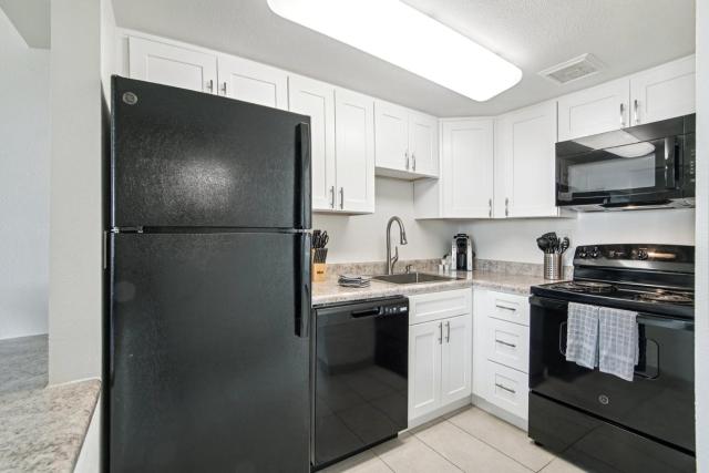 246- Fully Furnished 1BR Suite-Pet Friendly