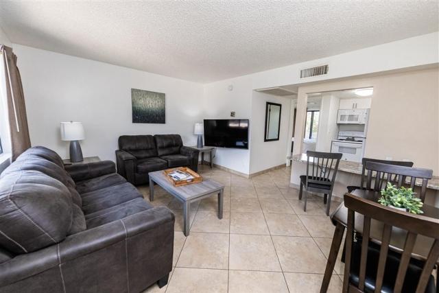 126 Fully Furnished 1BR Suite-Prime Location